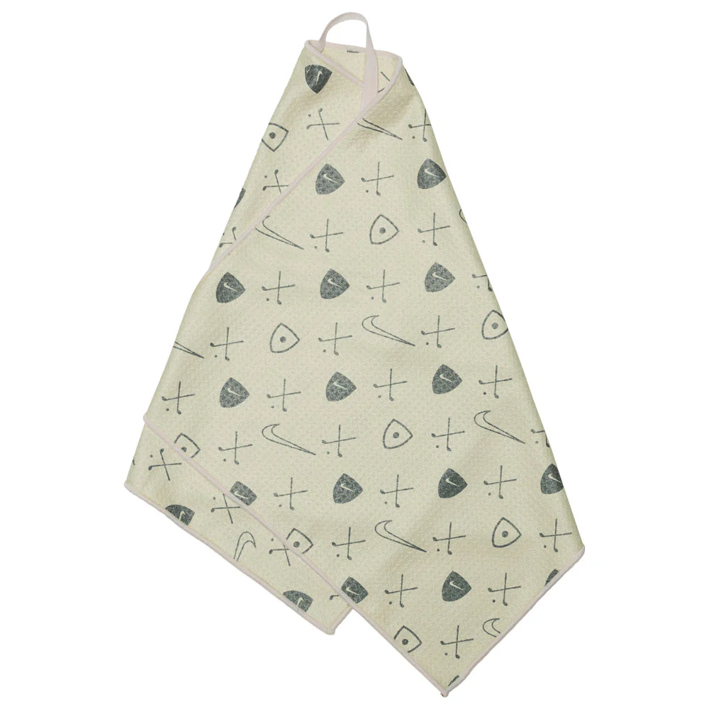 Nike Caddy 2.0 Golf Towel - Image 4